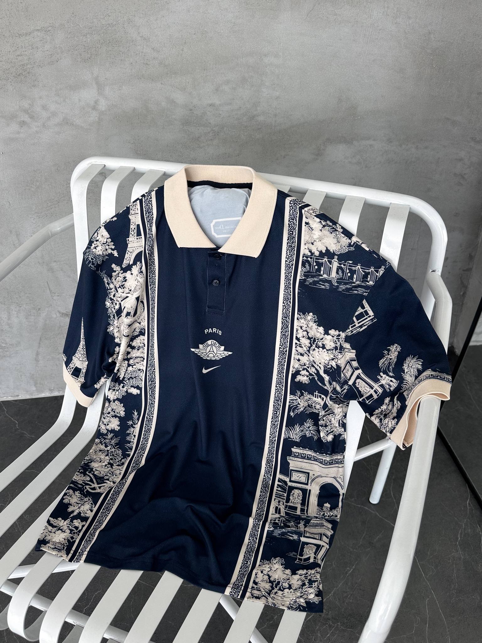 Paris Atelier Premium T-Shirt